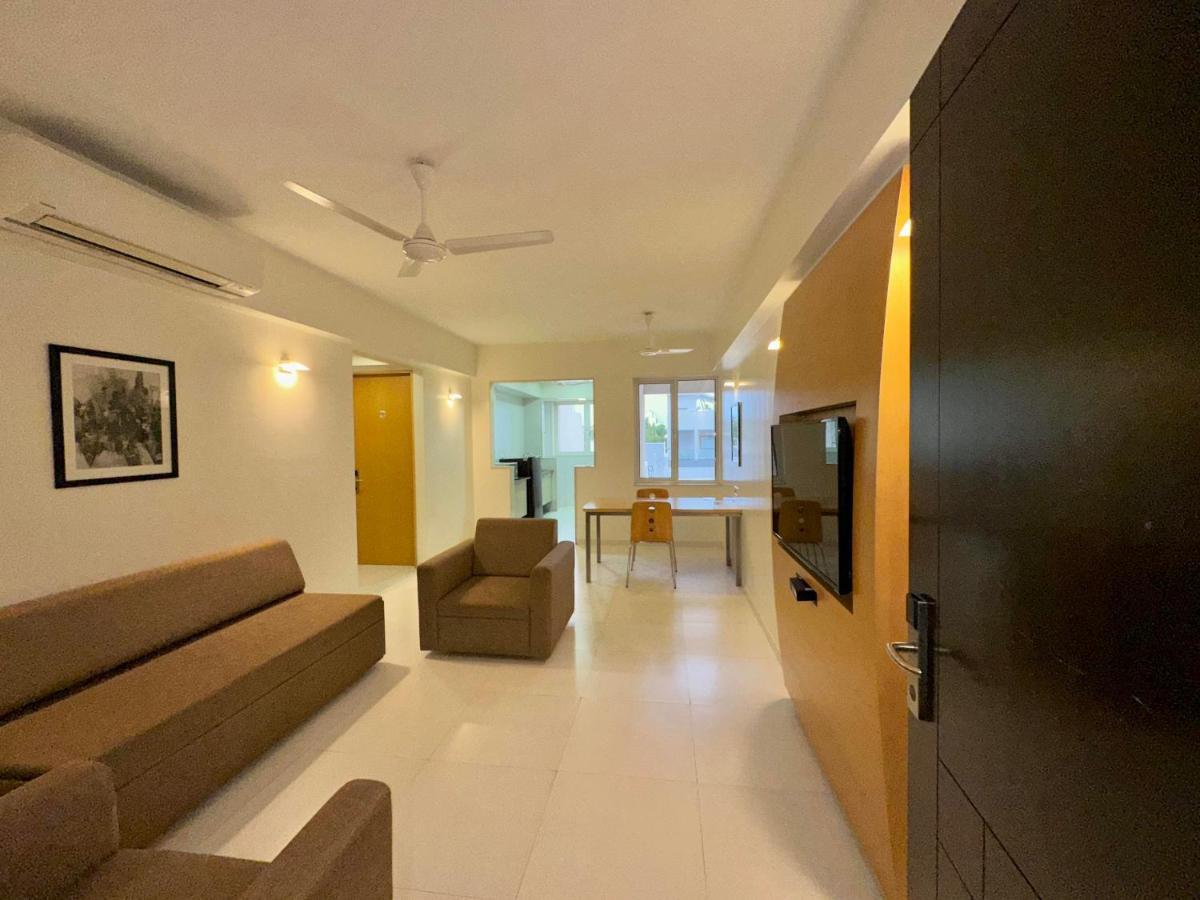 Quality Inn Patria Suites, Rajkot Exterior foto