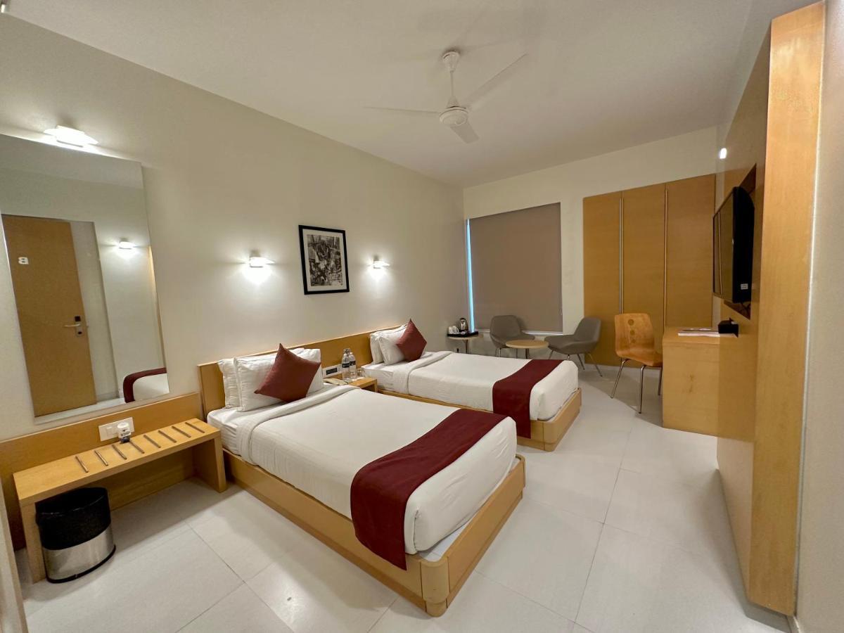 Quality Inn Patria Suites, Rajkot Exterior foto
