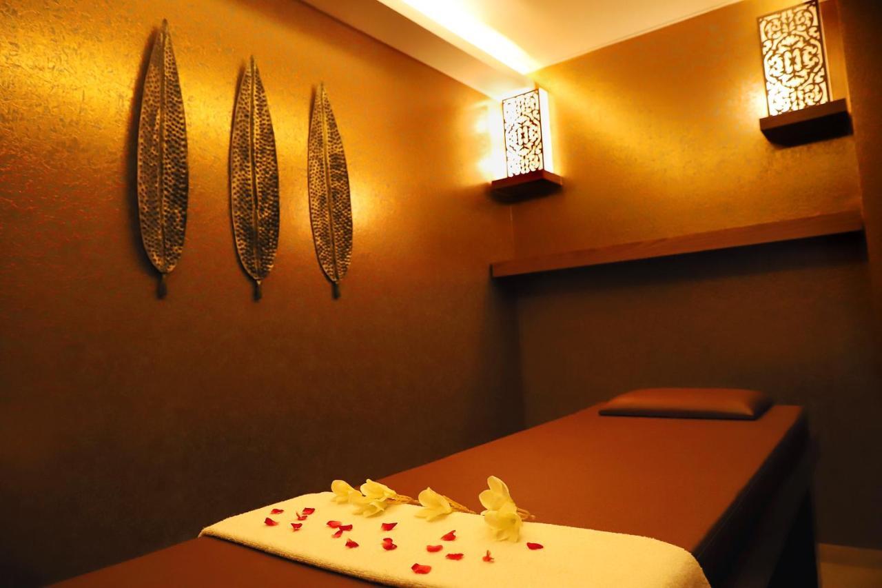 Quality Inn Patria Suites, Rajkot Exterior foto