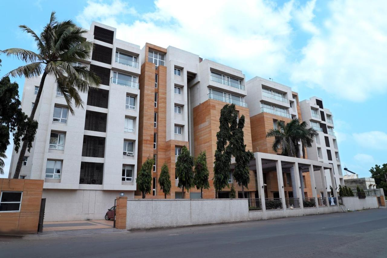 Quality Inn Patria Suites, Rajkot Exterior foto