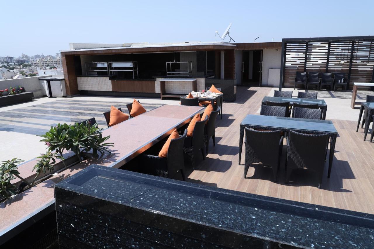 Quality Inn Patria Suites, Rajkot Exterior foto